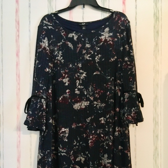 AGB KNEE LENGTH DRESS - Picture 4 of 10